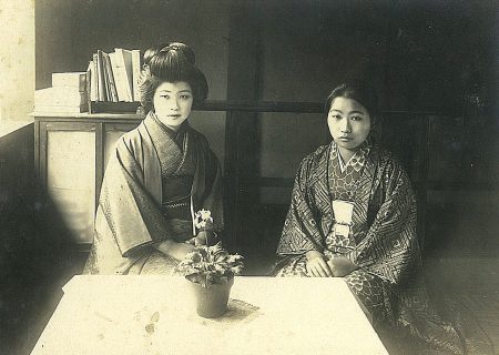 堀尾緋紗子（左）と思われる写真
